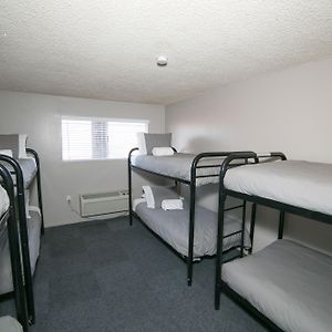 Bed 8-Bed Dormitory Room